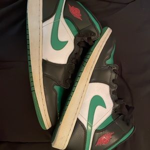 Jordan 1 Mid Green Toe (GS) size 6